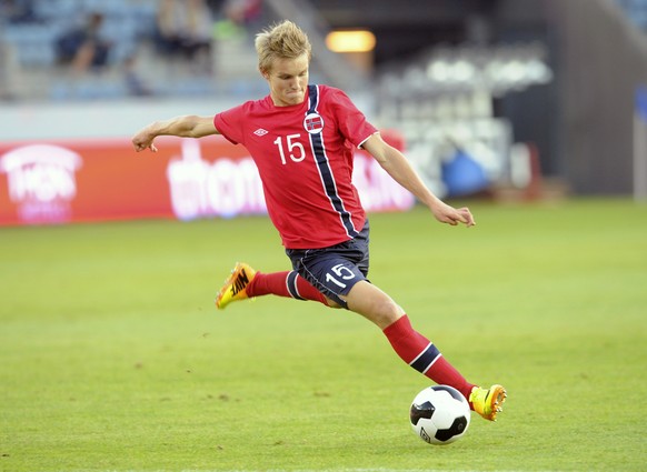 Früher als Messi, Ronaldo und Pelé: Martin Ödegaard gibt im&nbsp;Alter von 15 Jahren und 253 Tagen sein Debüt für die norwegische Nationalmannschaft.