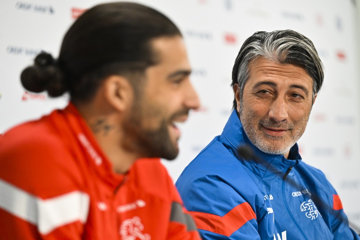 Switzerland's Ricardo Rodriguez, left, and head coach Murat Yakin, one day prior the UEFA Nations League group A2 soccer match between Switzerland and Czech Republic, on Monday, September 26, 202 ...