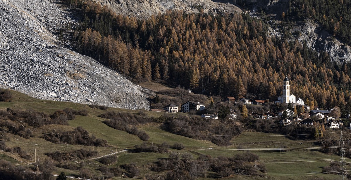epa11725526 The village of Brienz-Brinzauls, Switzerland, 17 November 2024. A stream of debris almost reached the village on 15 June 2024, which had been evacuated since 12 May 2023, with residents be ...