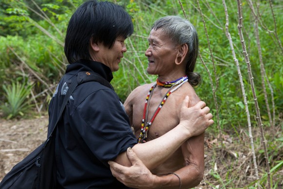 Mansers langjähriger Gefährte Mutang kehrt in den Urwald von Sarawak zurück.