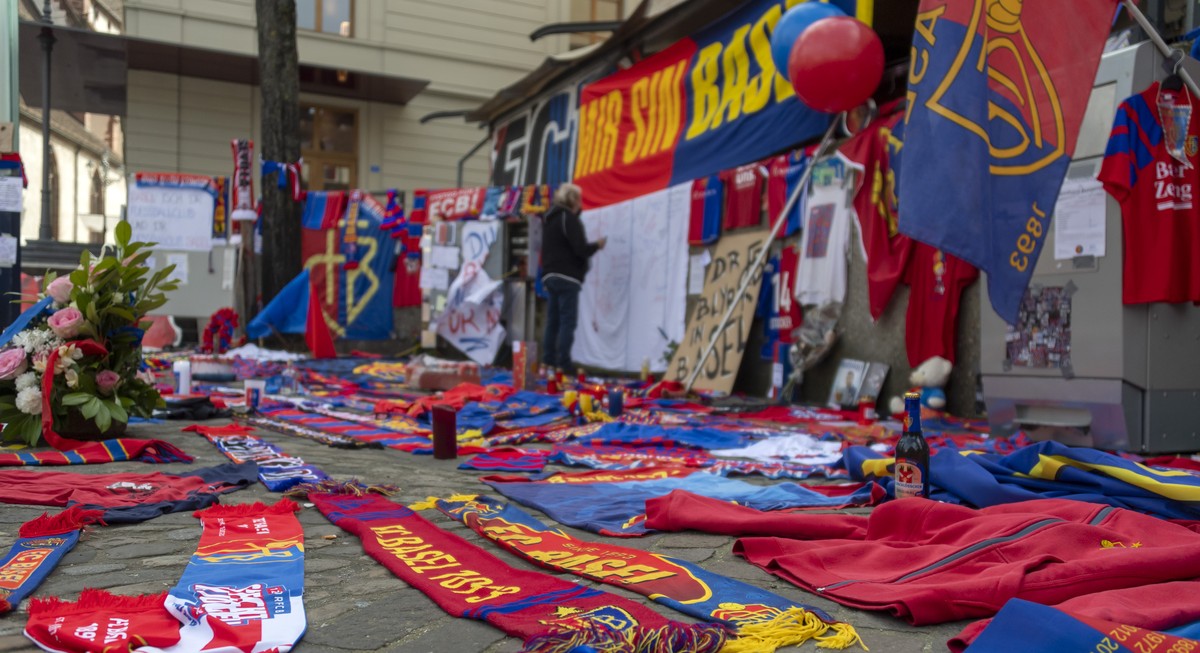 Ein FCB-Mahnmal steht auf dem Barfuesserplatz in Basel am Donnerstag, 4. Maerz 2021. Die FCB-Fans protestieren so gegen die neusten Entwicklungen und den Praesidenten des Verwaltungsrates Bernhard Bur ...