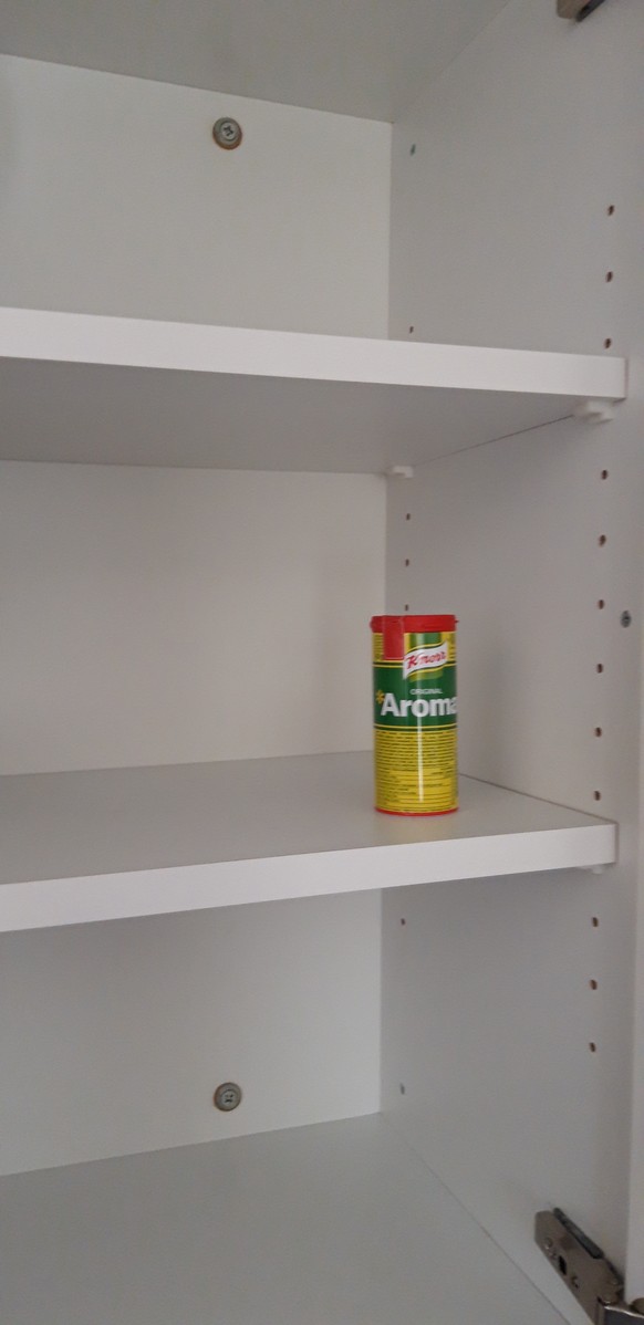 Zeig&#039; uns deinen Vorratsschrank und wir sagen dir, was du kochen sollst
Also, mir zu unterstellen, ich hätte gehamstert, wäre schon eine gewagte These..

Hinter dem Aromat, man kann es leicht ü ...