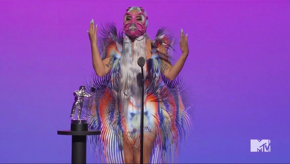 Lady Gaga bei der Preisverleihung für die beste Kollaboration (mit Ariana Grande).