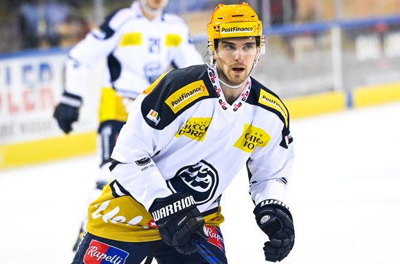 Ambris Julius Naettinen beim Eishockey-Qualifikationsspiel der National League zwischen dem HC Davos und dem HC Ambri-Piotta, am Montag, 28. Dezember 2020, im Eisstadion in Davos. (PostFinance/KEYSTON ...