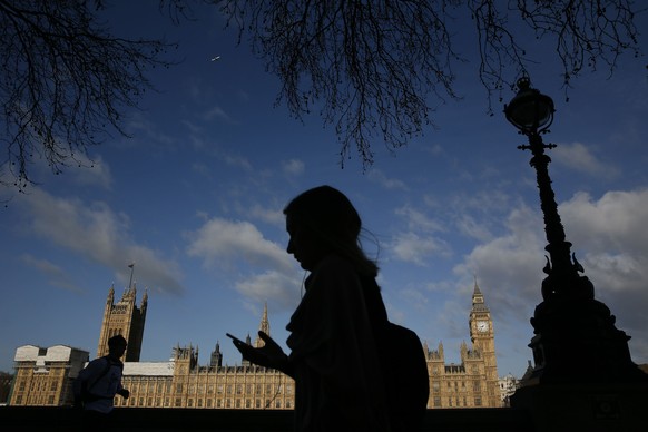 The Houses of Parliament are seen during sunrise in London March 30, 2015. Campaigning in Britain&#039;s closest national election in decades will start on Monday after Queen Elizabeth dissolves parli ...