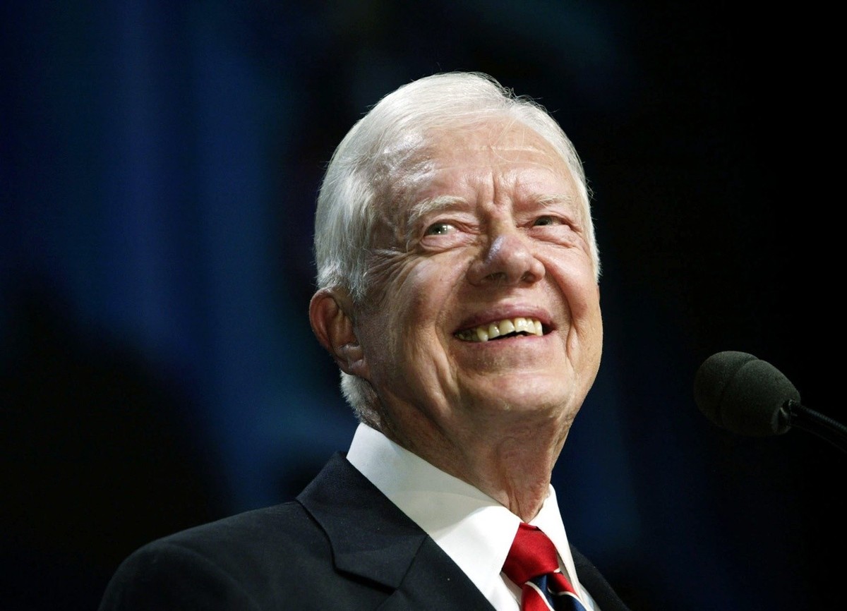 Former U.S. President Jimmy Carter speaks at a Democratic Party fundraiser in Washington, DC, Thursday 25 March 2004. Carter stressed Presidential candidate John Kerry military service and suggested  ...