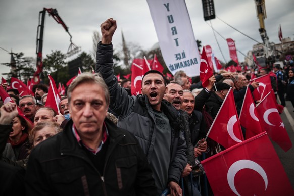 epa10367534 People gather for a rally to show their support for Istanbul Mayor Ekrem Imamoglu in Istanbul, Turkey, 15 December 2022. Istanbul&#039;s Mayor Ekrem Imamoglu, a member of the opposition Re ...