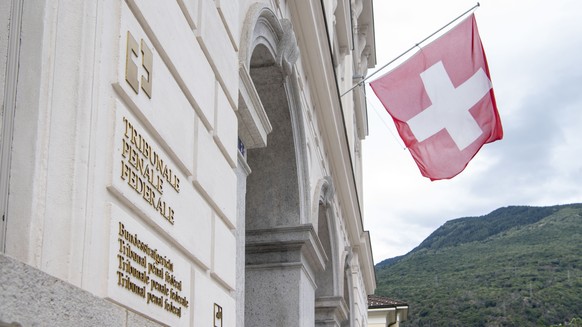 Das Bundesstrafgericht in Bellinzona am Montag, 19. August 2024. Die Strafkammer des Bundesstrafgerichts hat mit der Befragung der Mutter eines zum Islam konvertierten Genfers begonnen, der sich der T ...