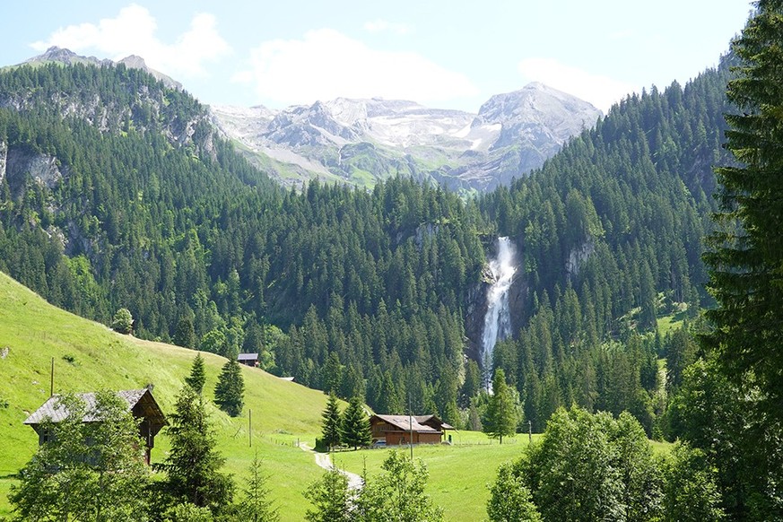 Rauszeit nach hinten Täler wanderungen einfache Wanderungen Schweiz Iffigfall Iffigenalp