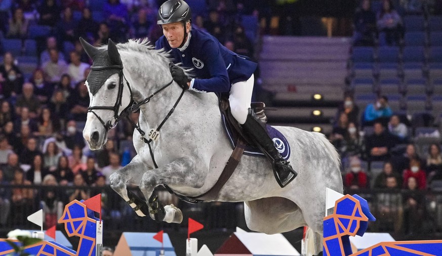 IMAGO / CTK Photo

Ludger Beerbaum of Berlin Eagles teams with horse Mila competes during the Global Champions Prague Playoffs show jumping finals in Prague, Czech Republic, November 21, 2021. (CTKxPh ...