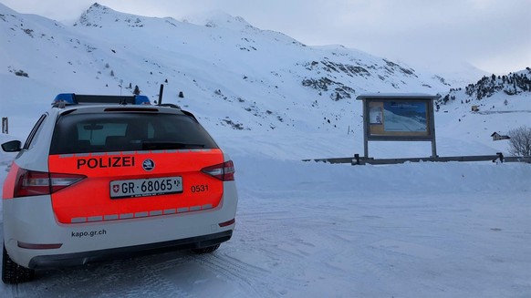 Am Donnerstag sind in Davos zwei Lawinen niedergegangen. Zwei Personen wurden dabei verschüttet. Eine davon erlag ihren Verletzungen. 

Eine Lawine löste sich um 14 Uhr an der Winterlücke beim Flüela  ...