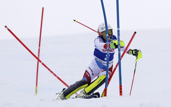 Wendy Holdener, of Switzerland, competes during the second run of an alpine skiing women&#039;s World Cup slalom in Killington, Vt., Sunday, Nov. 27, 2016. Holdener finished third. (AP Photo/Charles K ...