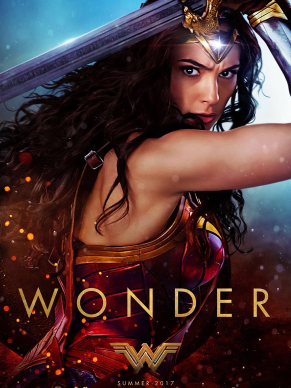 WONDER WOMAN, US advance poster, Gal Gadot, 2017. Warner Bros. Pictures /Courtesy Everett Collection Warner Bros/Courtesy Everett Collection !ACHTUNG AUFNAHMEDATUM GESCHÄTZT! PUBLICATIONxINxGERxSUIxAU ...