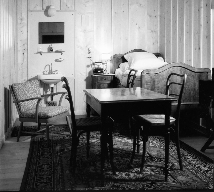 Schlafzimmer der Kategorie Bundesrat. Für die Beamten wurden Zweierzimmer gebaut, das Dienstpersonal sollte auf Kajütenbetten schlafen.