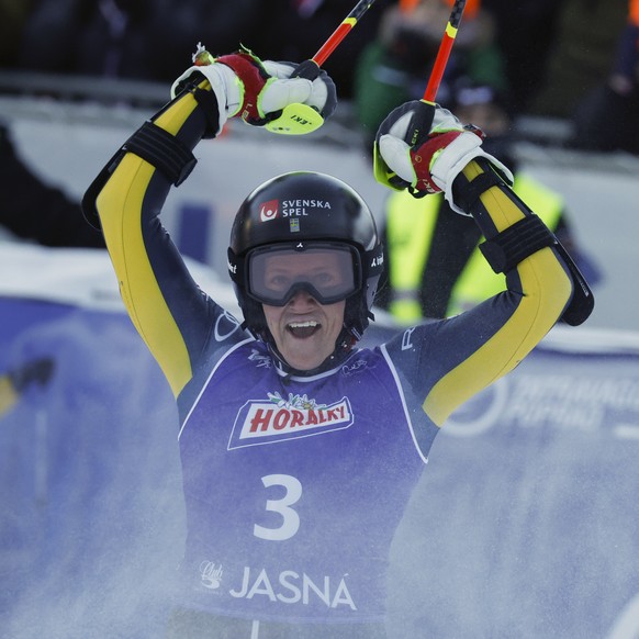 Sweden&#039;s Sara Hector celebrates winning an alpine ski, women&#039;s World Cup giant slalom race, in Jasna, Slovakia, Saturday, Jan. 20, 2024. (AP Photo/Giovanni Maria Pizzato)