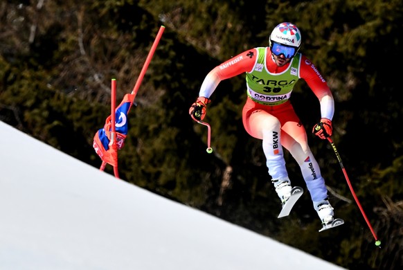 epa10437868 Gilles Roulin of Switzerland in action in the Men's Super G race of the FIS Alpine Skiing World Cup in Cortina d'Ampezzo, Italy, 29 January 2023. EPA/CHRISTIAN BRUNA