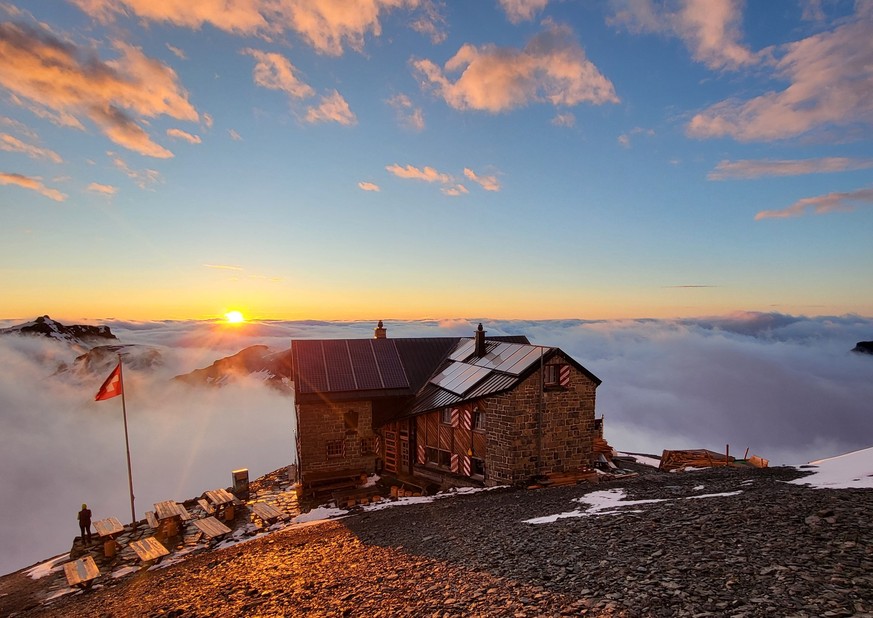 Die Blüemlisalphütte im Berner Oberland.