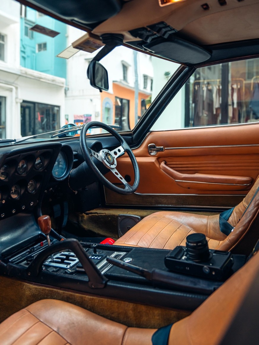 57 Jahre, 1 Stadt, 1 Besitzer: Der Hongkong-Lambo

1969er Lamborghini Miura

https://www.instagram.com/aaronchungphoto/