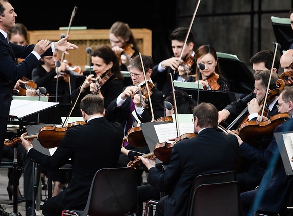 Konzerte der Berliner Philharmoniker gibt es jetzt gratis im Stream. Zur Eindämmung des Coronavirus bleiben alle Berliner Theater und Konzertsäle bis zum 20. April geschlossen. (Archivbild)