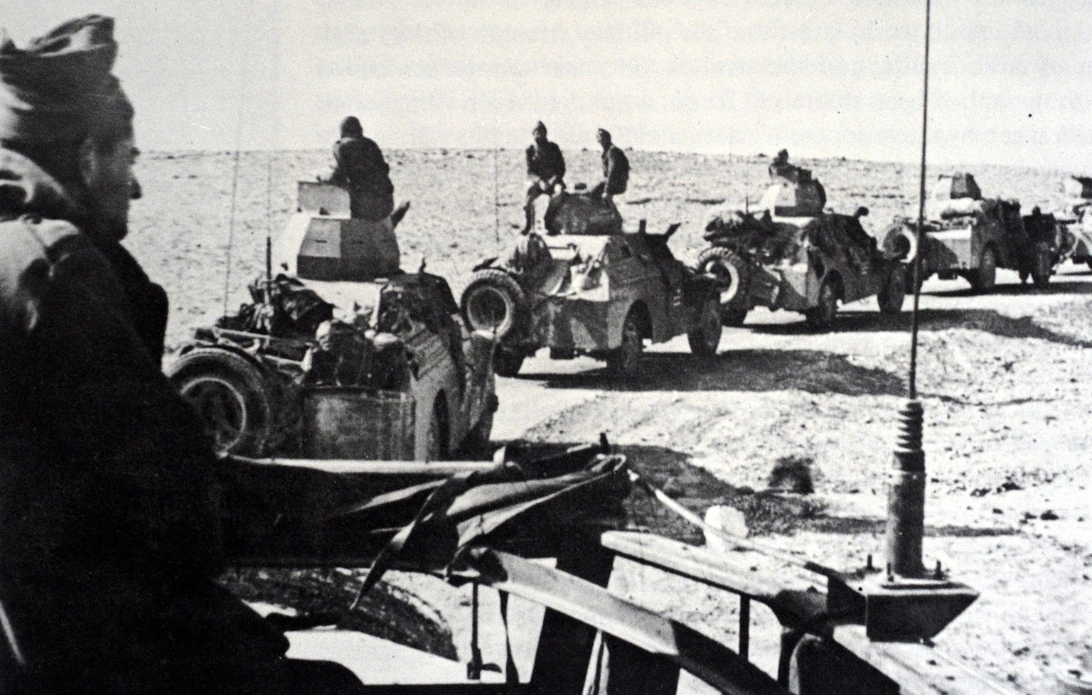 Palmach-Patrouille während des Unabhängigkeitskrieges im Negev, 1948
https://de.wikipedia.org/wiki/Palmach#/media/Datei:Palmach_Negev.jpg