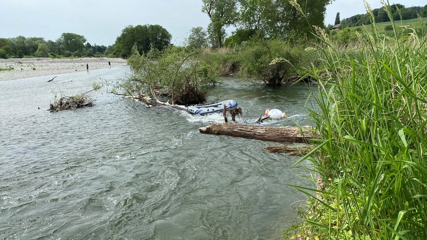 Bei dem Bootsunfall am 22. Mai 2022 auf der Thur wurden keine Personen verletzt. (Bild: Kantonspolizei Thurgau)