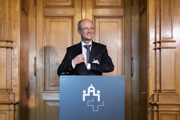 Stefan Blaettler, neu gewaehlter Bundesanwalt, spricht nach Bekanntgabe seiner Wahl waehrend einer Medienkonferenz, waehrend der Herbstsession der Eidgenoessischen Raete, am Mittwoch, 29. September 20 ...