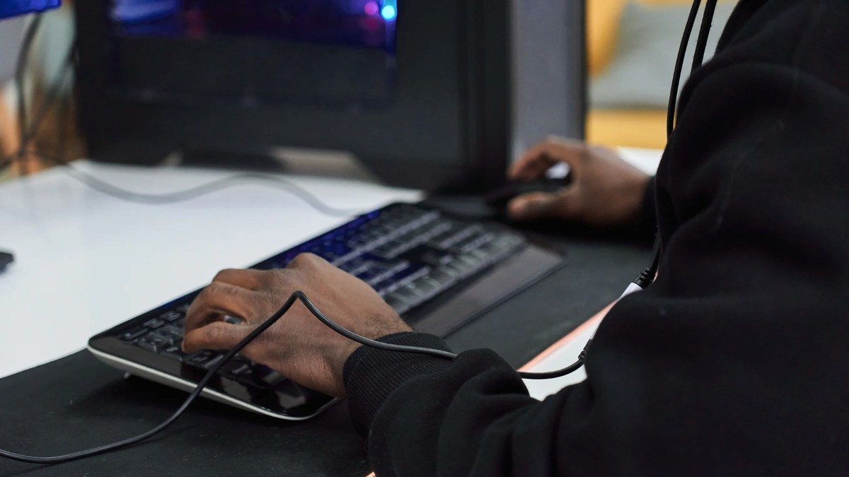 Online-Liebesbetr-ger-in-Afrika-Einige-beginnen-schon-mit-12-Jahren-