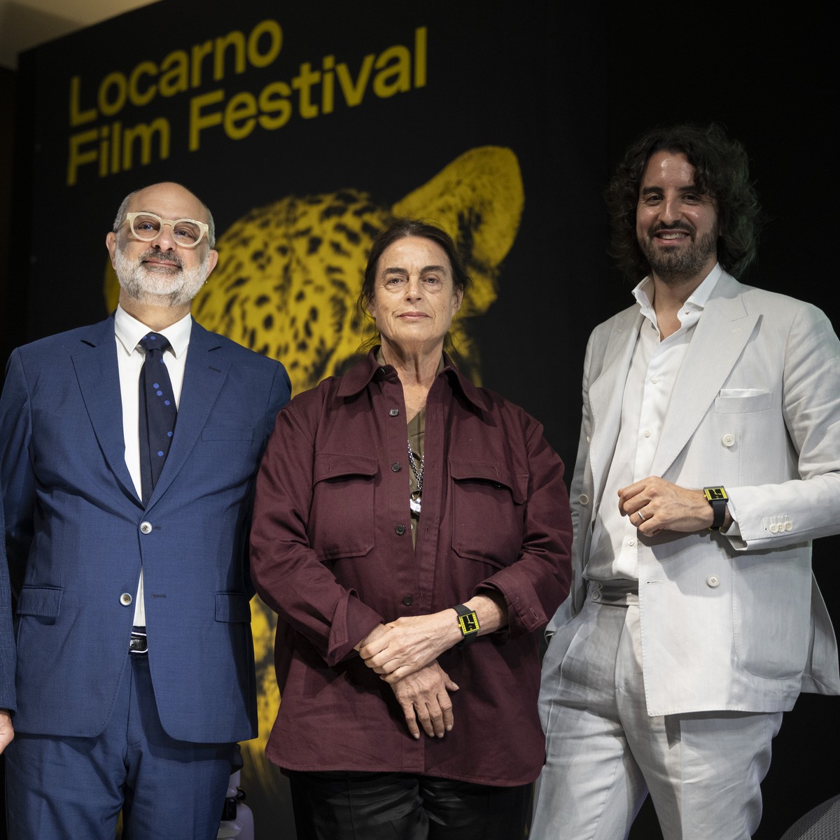 Praesidentin des Locarno Film Festivals Maja Hoffmann, Mitte, posiert mit Vizepraesident Luigi Pedrazzini, von links, Artistic Director Giona Nazzaro und Managing Director Raphael Brunschwig an der Me ...