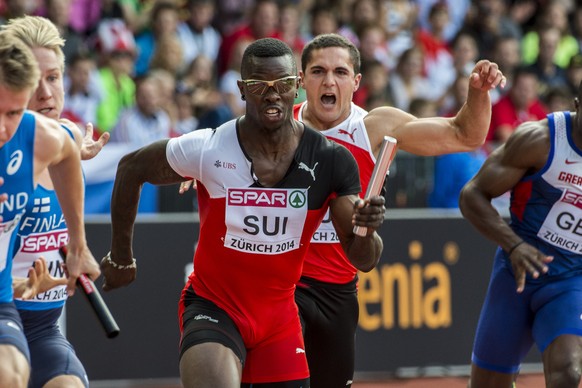 16.Aug.2014; Zuerich; Leichtathletik - EM Zuerich 2014;
Reto Amaru Schenkel und Pascal Mancini (SUI) beim ersten Wechsel ueber 4x100 Meter (Andy Mueller/freshfocus)