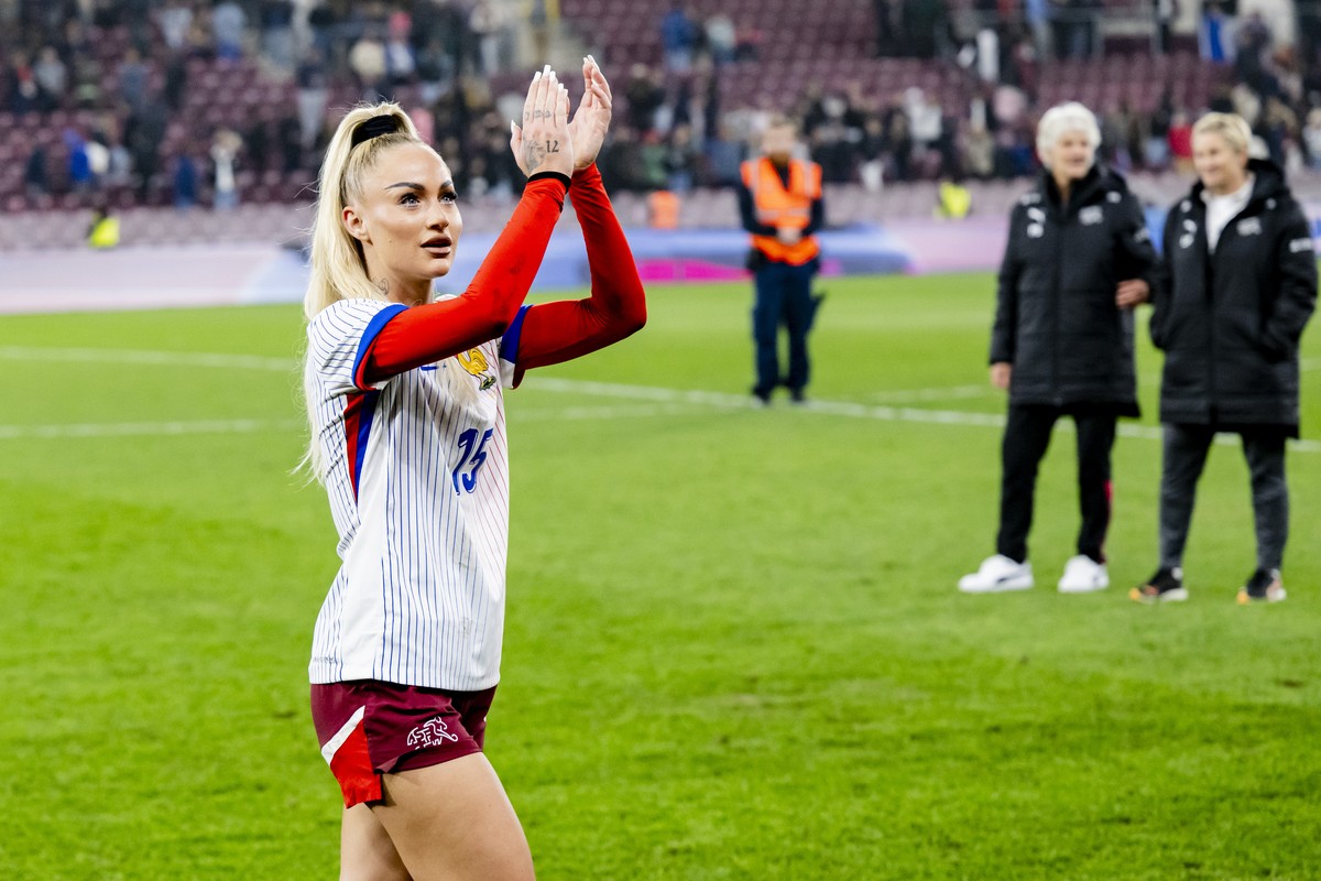 Switzerland's forward Alisha Lehmann celebrates the victory during the women's international friendly soccer match between Switzerland and France at the Stade de Geneve stadium, in Geneva, S ...
