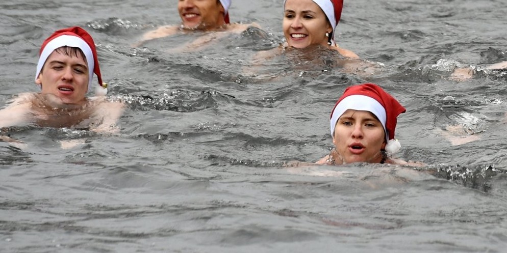 In Zürich wird das Samichlaus Schwimmen bereits seit über zwei Jahrzehnten durchgeführt.