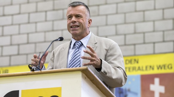 Nationalrat und Wahlkampfleiter Lorenz Hess spricht an der Parteiversammlung der BDP vor den Eidgenoessichen Wahlen, in Aarau, am Samstag, 5. September 2015. (KEYSTONE/Alexandra Wey)