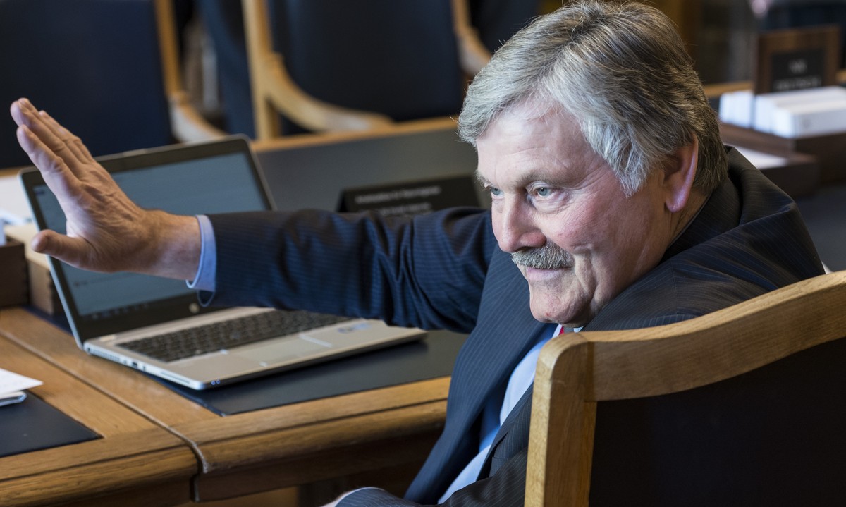 Sollen draussen bleiben: SVP-Nationalrat Hans Fehr fordert, Asylgesuche von Eritreern «grundsätzlich abzulehnen».