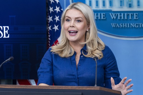epa12875858 White House Press Secretary Karoline Leavitt delivers remarks to the news media during a press briefing at the White House in Washington, DC, USA, 08 April 2026. Leavitt responded to quest ...