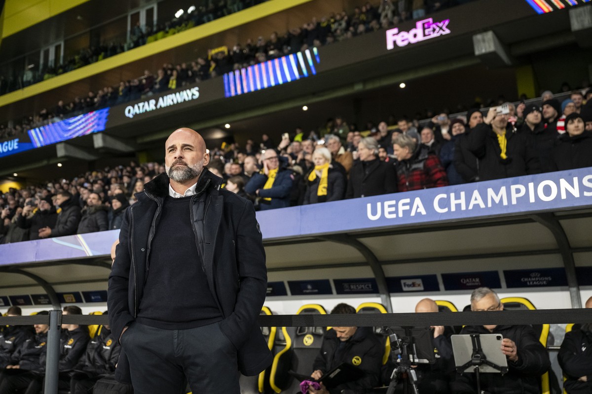 Headcoach Giorgio Contini (YB) looks on ahead of the Uefa Champions League soccer match between BSC Young Boys and FK Crvena Zvezda (Red Star Belgrade) at the Wankdorf Stadium in Bern, Switzerland, on ...
