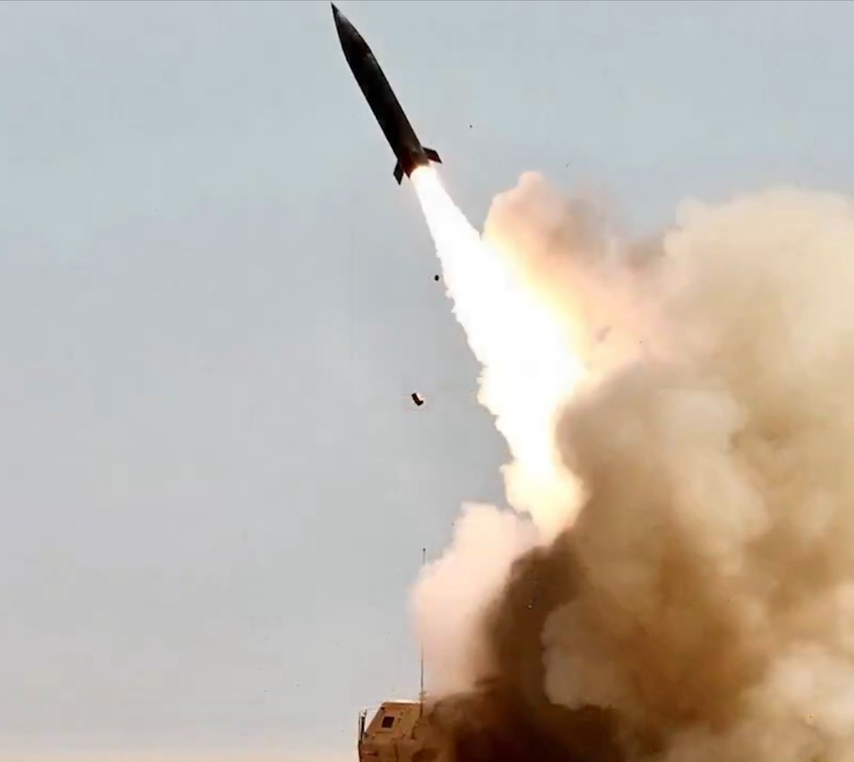 Une image du lancement d’un missile PrSM depuis un système M142 Himars, extraite d’un récent montage vidéo du Centcom.