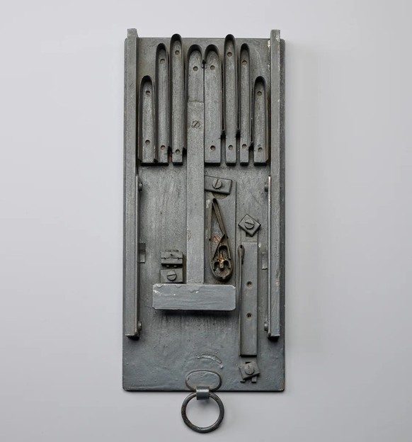 Stanzform für Handschuhe im sogenannten Jouvin-Schnitt, 1875–1900.