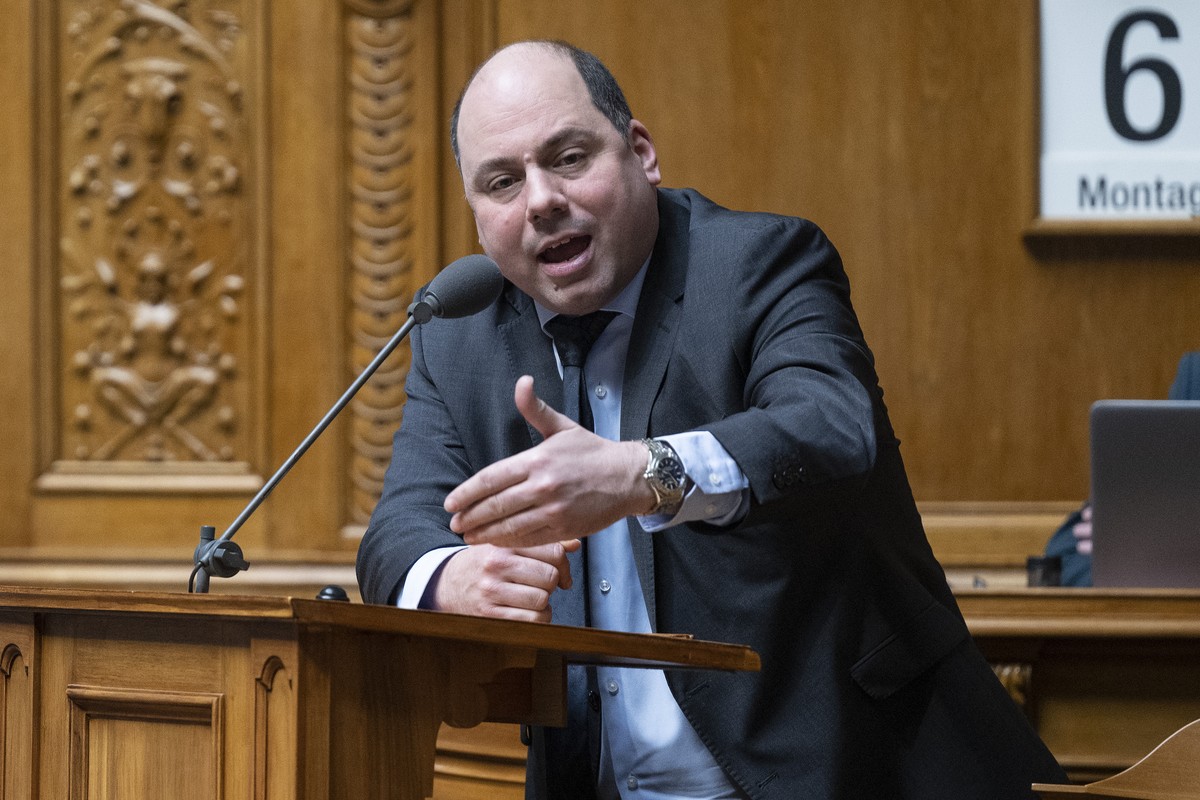 Nationalrat Mauro Tuena, SVP-ZH, spricht waehrend der Fruehlingssession der Eidgenoessischen Raete, am Montag, 6. Maerz 2023, in Bern. (KEYSTONE/Peter Schneider)
