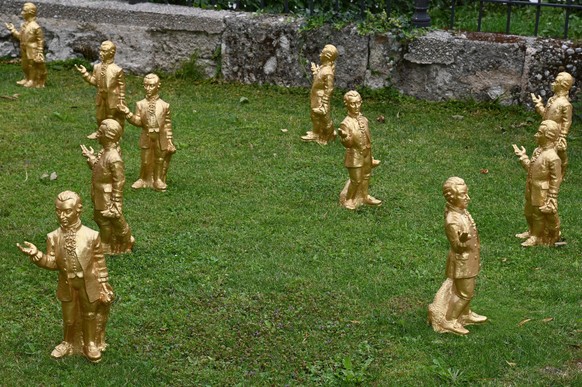 Ottmar H�rl, Mozart - Das unbez�hmbare Genie, Skulptureninstallation, Mirabellgarten und Stiftung Mozarteum, Salzburg, 2026, Manfred Siebinger *** Ottmar H�rl, Mozart: The Indomitable Genius, sculptur ...