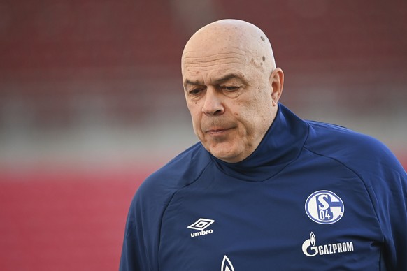 Schalke&#039;s coach Christian Gross during the German Bundesliga soccer match between VfB Stuttgart and Schalke 04 in Stuttgart, Germany, Saturday, Feb.27, 2021. (Sebastian Gollnow/dpa via AP)