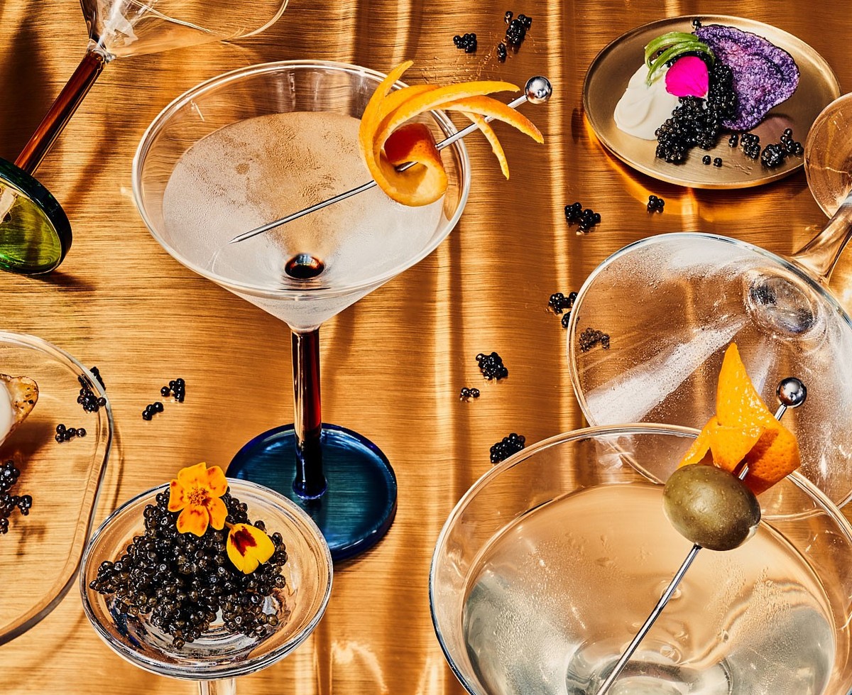 caviar martini trinken drinks alkohol kaviar fisch luxus https://www.instagram.com/martinysnyc/?hl=en