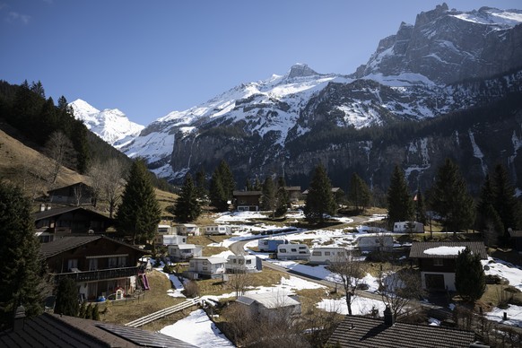 Campingplaetze *Rendez-vous* fotografiert in Kandersteg, am Freitag, 28. Februar 2025. Das Dorf Kandersteg ist durch einen moeglichen Erdrutsch am Spitzen Stein bedroht, was zu erheblichen Einschraenk ...