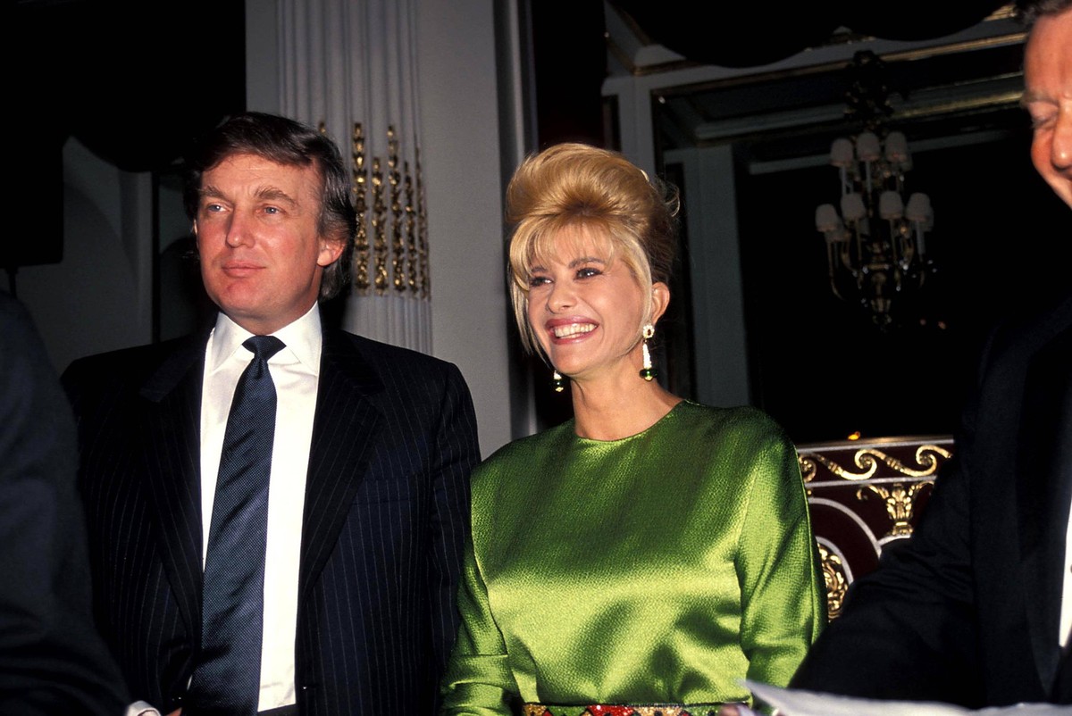 Circa 1986 - New York, New York, U.S. - DONALD TRUMP and wife IVANA TRUMP. New York U