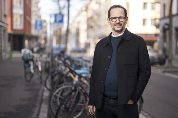 Balthasar Glaettli, Stadtratskandidat der Gruenen Partei posiert fuer ein Portrait nach der Medienkonferenz zum Wahlkampfauftakt der Gruenen Partei zu den bevorstehenden Stadtratswahlen am 8. Maerz, a ...