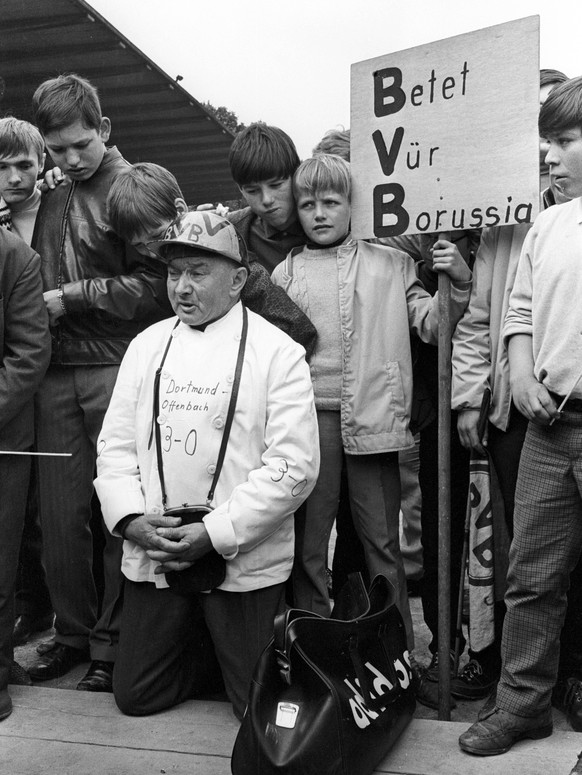 Bildnummer: 08938383 Datum: 13.09.1974 Copyright: imago/Ferdi Hartung
BVB = Betet v