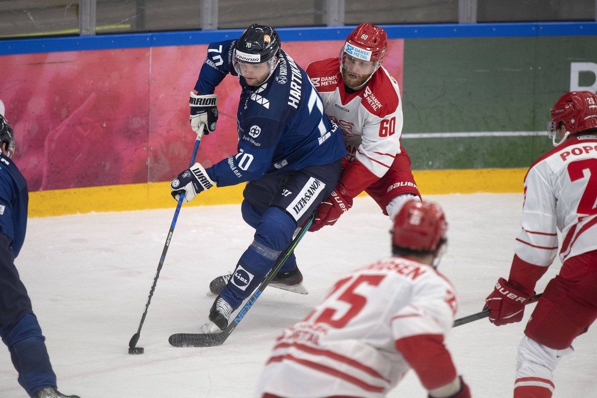 Findlands Teemu HARTIKAINEN Ishockeylandskampen mellem Danmark og Finland, i Spar Nord Arena i Odense onsdag den 14. april 2022.. , Copenhagen Denmark *** Findlands Teemu HARTIKAINEN The ice hockey in ...