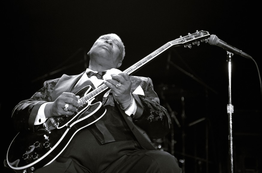 B.B. King mit seiner grossen Liebe: Gitarre Lucille.