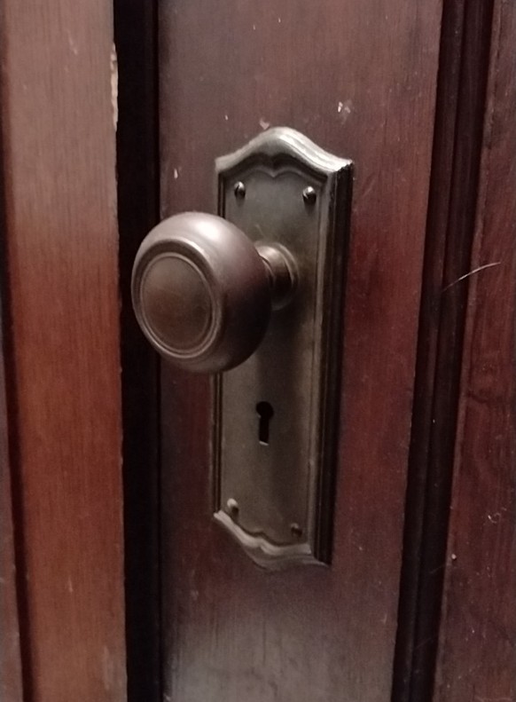 Doorknob with a face