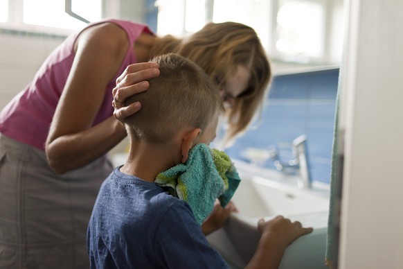 Der unverheiratete Vater muss künftig nicht nur Alimente für das Kind zahlen, er muss auch die Mutter finanziell unterstützen ...