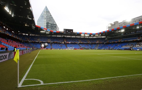 Football Soccer - Liverpool v Sevilla - UEFA Europa League Final - St. Jakob-Park, Basel, Switzerland - 18/5/16
General view inside the stadium before the game
Reuters / Ruben Sprich
Livepic
EDITO ...